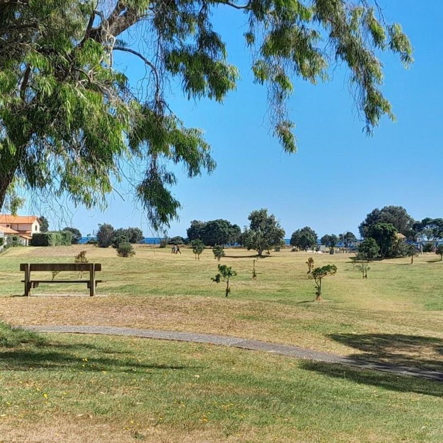 Classic Kiwi Bach - Photo 1