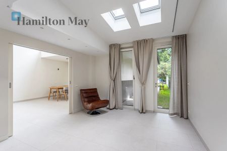 Nowoczesny dom o powierzchni użytkowej 280 m2 z dwoma tarasami i ogrodem w Wilanowie - Photo 4