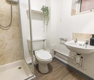 6 bedroom semi-detached house to rent - Photo 6