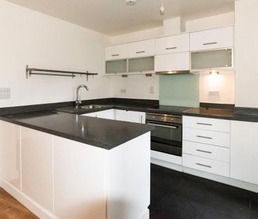 3 bedroom apartment to rent - Photo 6