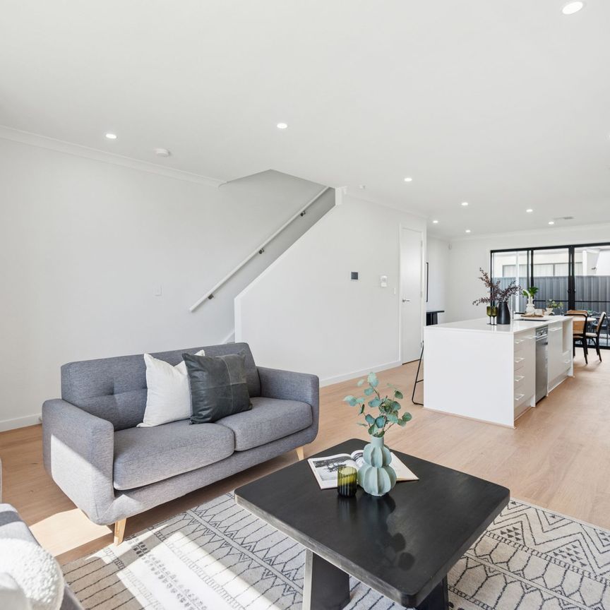 Modern Living, Prime Location – Minutes to the City & Coast! - Photo 1