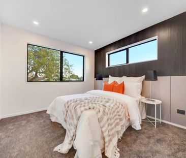 Spacious 3-Bedroom, 2.5 Bathroom House Available for Rent in Mangere - Photo 3