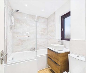 Greenways Walk, Crawley, West Sussex, RH11 - Photo 4