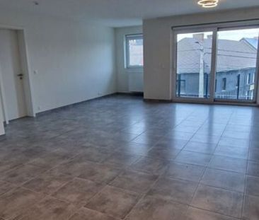 Appartement te huur in Tertre voor € 990 met 2 slaapkamers - Photo 2