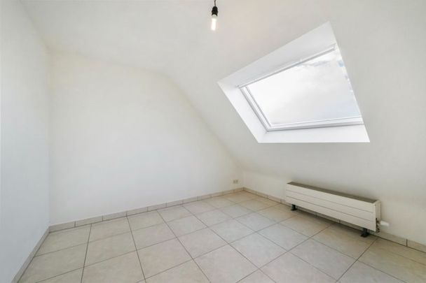 Roeselare - Stadsrand : Gerenoveerde bel-etagewoning nabij het centrum opp 120 m2 bewoonbare oppervlakte 3 slpks - Photo 1