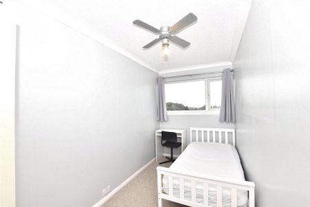 4 bedroom terraced house to rent - Photo 5