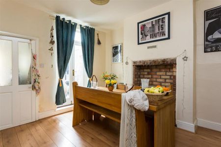 3 bedroom detached house to rent - Photo 4