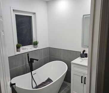 For Lease - 5944 Ridgecrest Trail Unit# Main/2nd Flr, Mississauga, ... - Photo 6