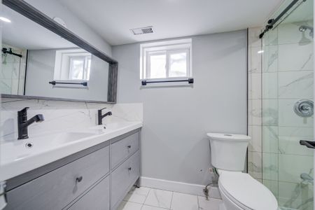 For Lease - 203 Van Dusen Boulevard, Toronto, Ontario - Photo 5