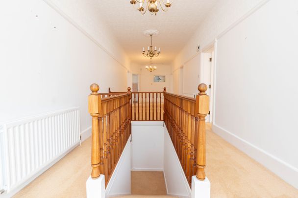 3 bed flat to rent in Sandbourne Road, Bournemouth, BH4 - Photo 1