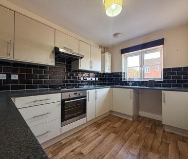 3 bedroom semi-detached house to rent - Photo 6