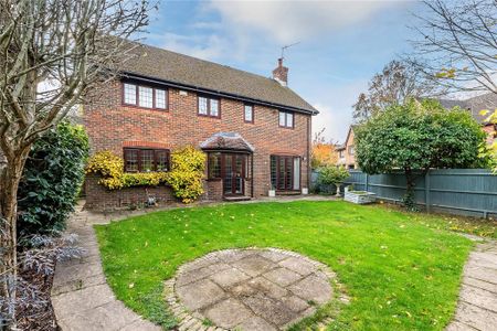 4 bedroom detached house to rent - Photo 4