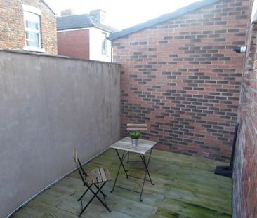 4 bedroom end of terrace house to rent - Photo 6