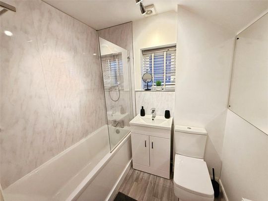 2 bedroom maisonette to rent - Photo 1