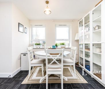 4 bedroom house to rent Saturn Avenue, Fairfields, MK11 - Photo 2