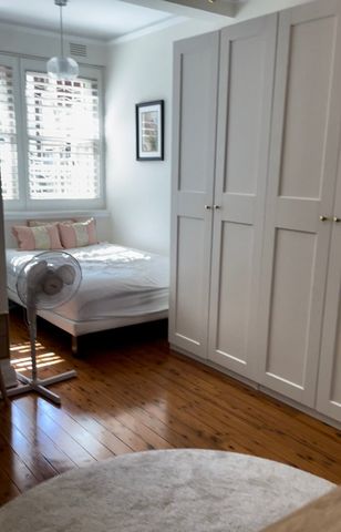 Elizabeth Bay - Photo 5