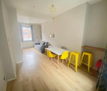 231 Donegall Road, Belfast, BT12 5NB - Photo 1