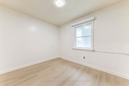 For Lease - 9 Euclid Avenue, Toronto, Ontario - Photo 2