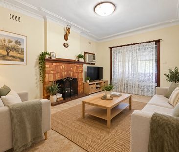 Charming Two-Bedroom Home Opposite Parkland in Concord - Photo 1