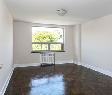 990 Avenue Road - 1 Chambre - Photo 1