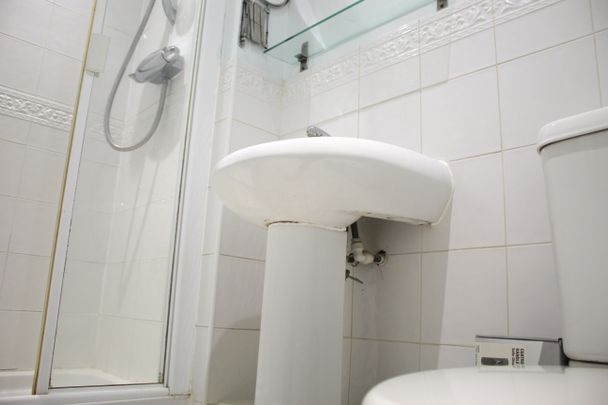 3 bedroom house to rent Edison Way, Arnold, Nottingham, NG5 - Photo 1