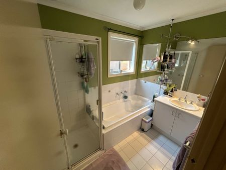 11/22 Ventosa Way, Werribee VIC, Belconnen - Photo 5