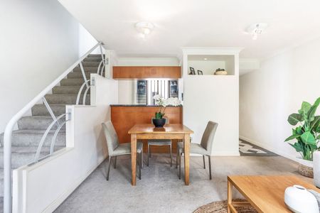 One bedroom apartment with parking - Photo 2