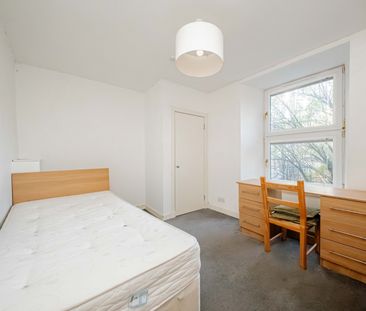 3 bedroom apartment to rent - Photo 6