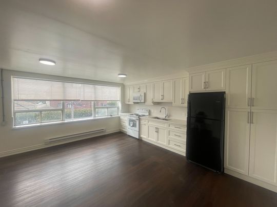 For Lease - 1985 Lawrence Avenue Unit# 2, Toronto, Ontario - Photo 1