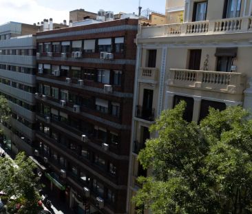 Room in a shared 5-bedroom apartment for rent in Goya, Madrid. - Foto 4