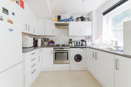 To Let 2 Bed House - End Terrace - Photo 5