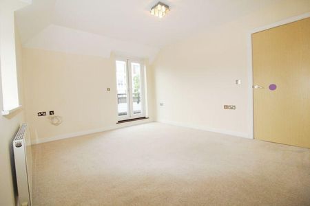 4 bedroom apartment to rent - Photo 4