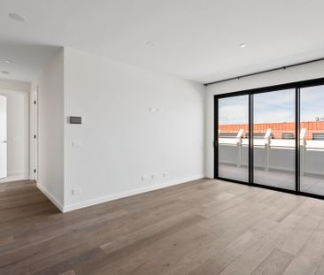 Thinking of selling? Contact our agent - Photo 2