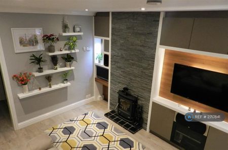 2 bedroom maisonette to rent - Photo 3