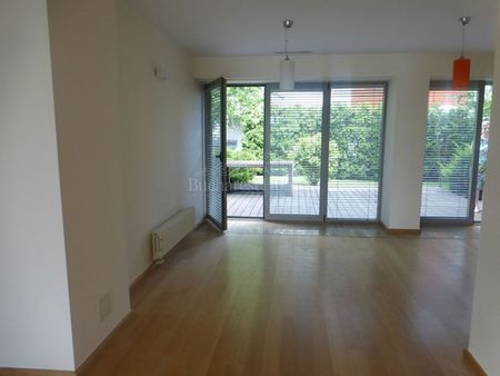 Four Bedroom House on Lake in Baneasa - Photo 3
