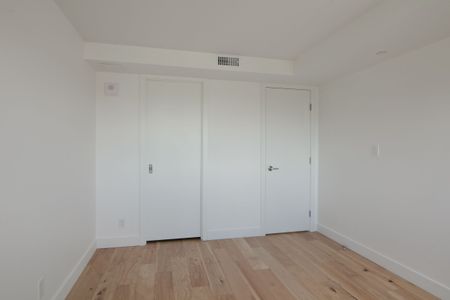 3460 Peel Street - Photo 3