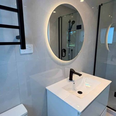 Brand New Stylish 3-Bed, 3-Bath - Photo 4