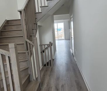 Semi-Detached Home For Lease | S8083750 - Photo 2