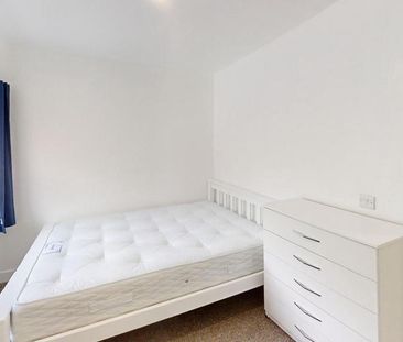 1 bedroom in a house share to rent - Photo 6