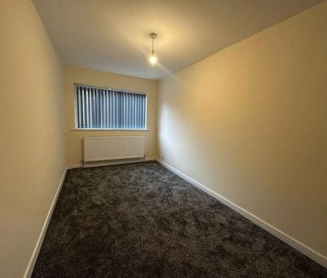 4 bedroom flat to rent - Photo 1