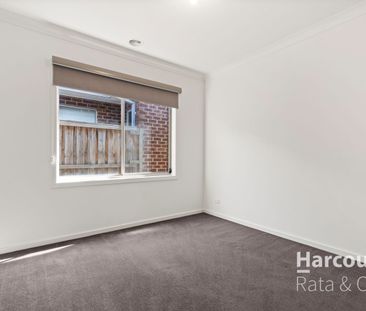 Beautifully Presented Home with Everything You Need - Photo 2