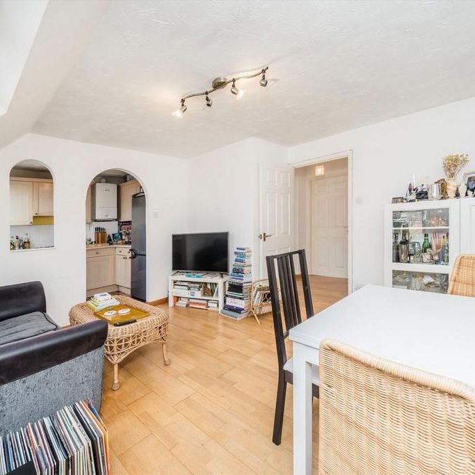 2 bedroom flat to rent - Photo 1