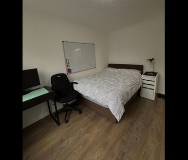 Room in a Shared Flat, Morden, SM4 - Photo 5