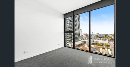 Modern 1 bedroom apartment in the heart of Footscray! - Photo 2