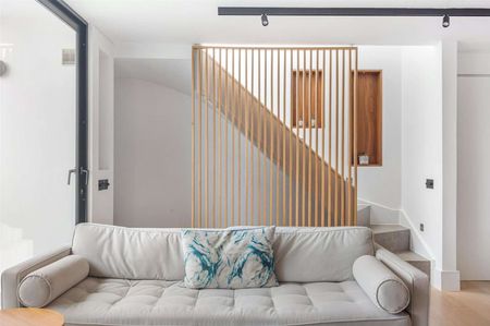 A stunning highly designed two bedroom apartment. - Photo 3