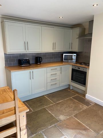 72 Fitzwilliam Street, Huddersfield, HD1 - Photo 4