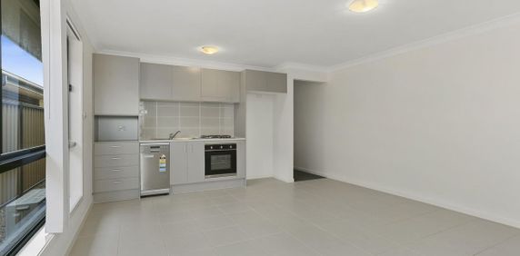 Modern 2-Bedroom Granny Flat in Prime Edmondson Park Location! - Photo 2