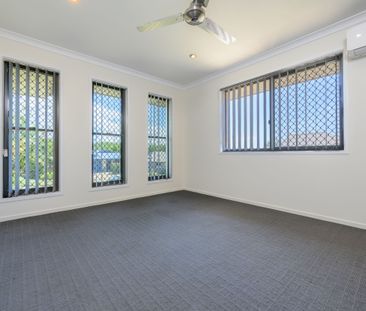 SPACE, COMFORT, AND THAT HOMEY FEEL YOU WILL LOVE AT 21 BOTTLEBRUSH... - Photo 4