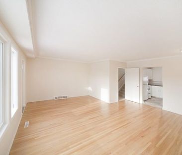 47 Cornell Road NW, Calgary, AB, T2K 1J2 - Photo 5