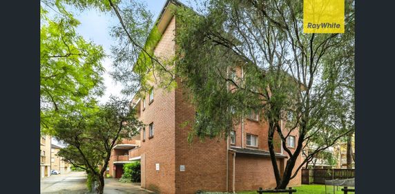 SOLID, SECURE & CENTRALLY LOCATED - Photo 2